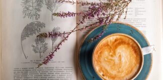 Czy można pić z łyżeczką?